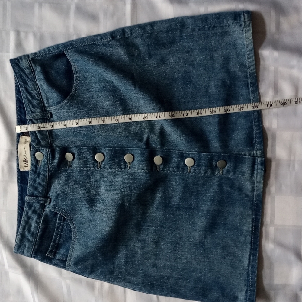 Full button mini skirt - Picture 6 of 9
